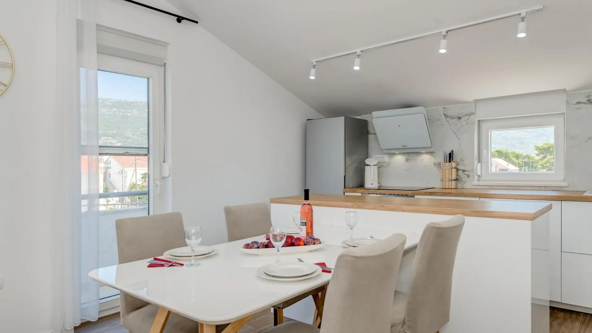 Light Loft Apartment Kastela