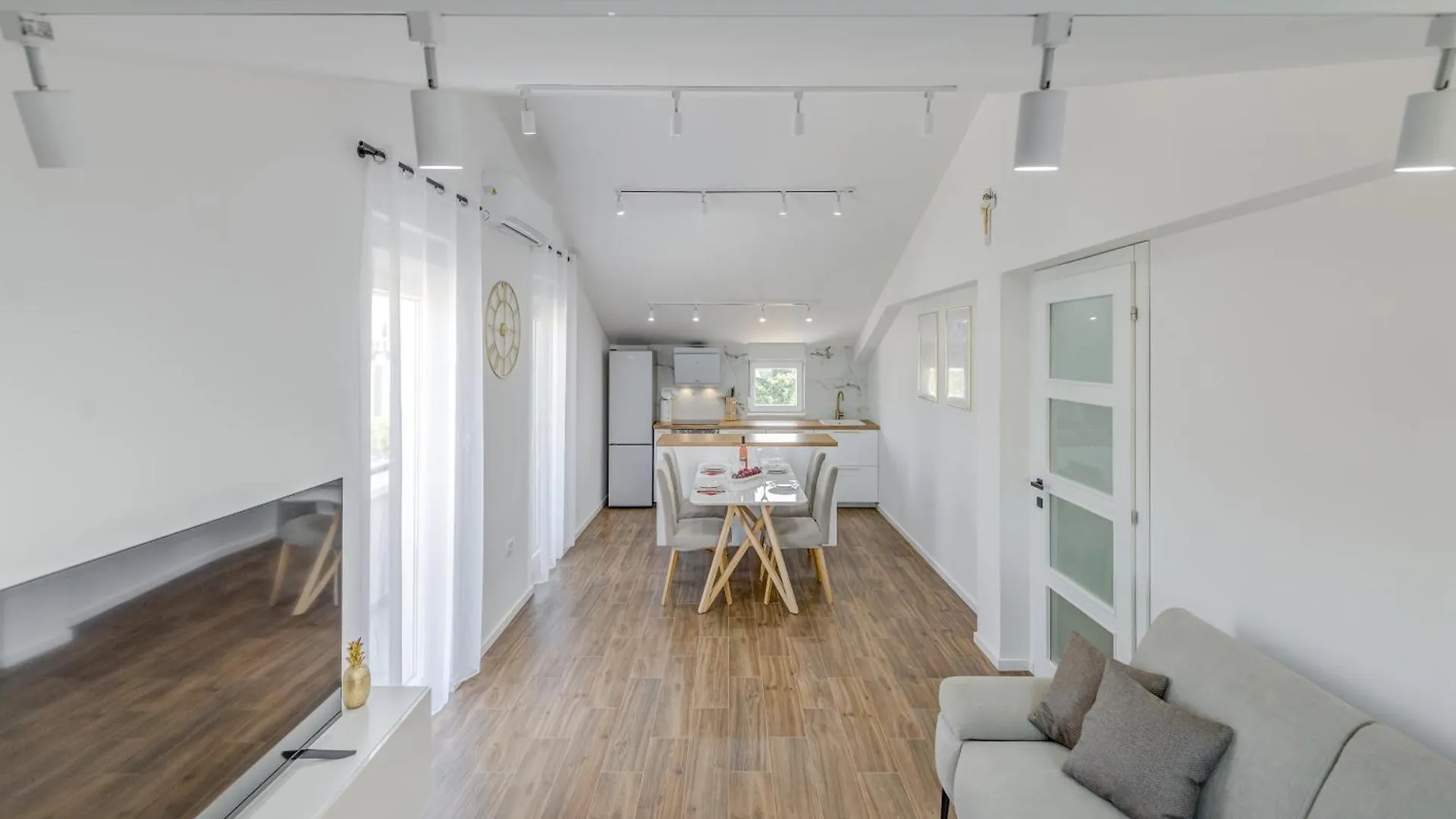 Light Loft Apartment Kastela