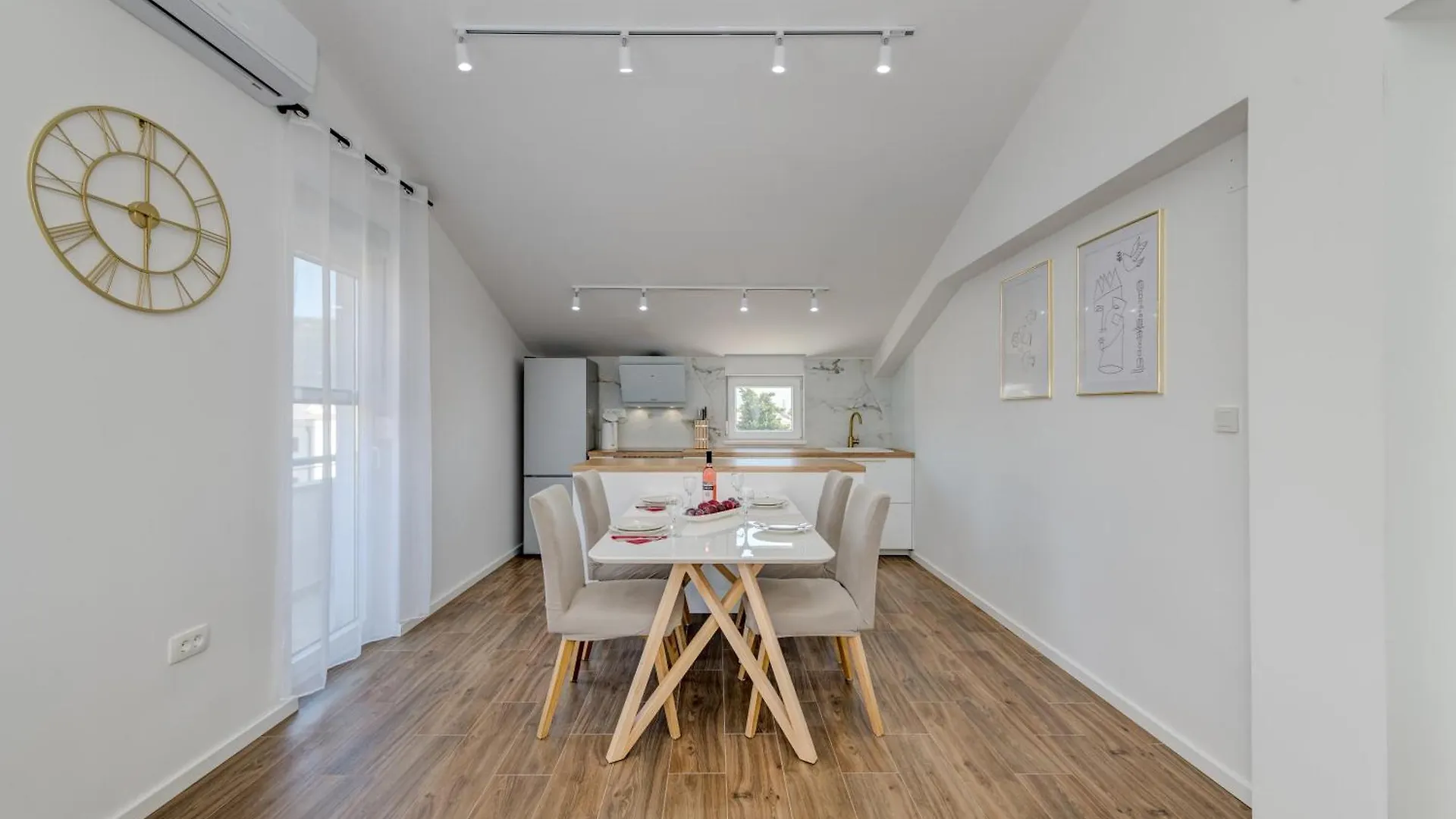 Light Loft Apartment Kastela