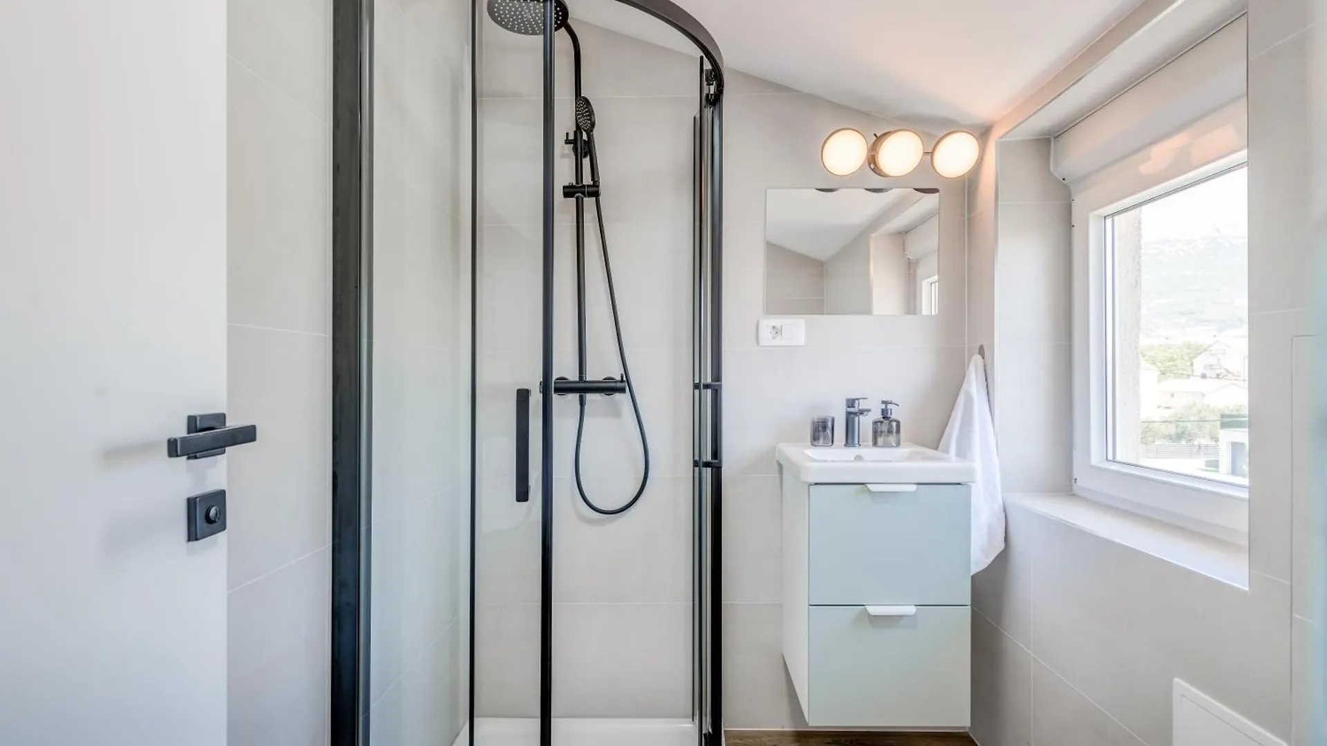 Light Loft Apartment Kastela